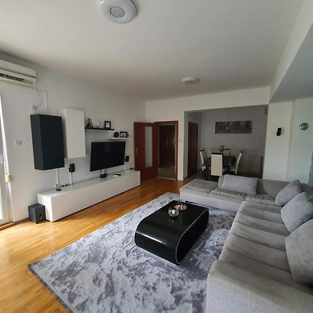 Iva Lux Stan Na Dan Apartman Banja Luka Kültér fotó
