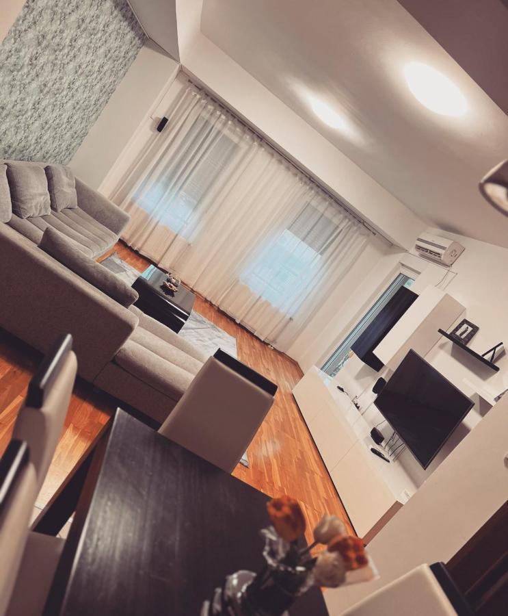 Iva Lux Stan Na Dan Apartman Banja Luka Kültér fotó